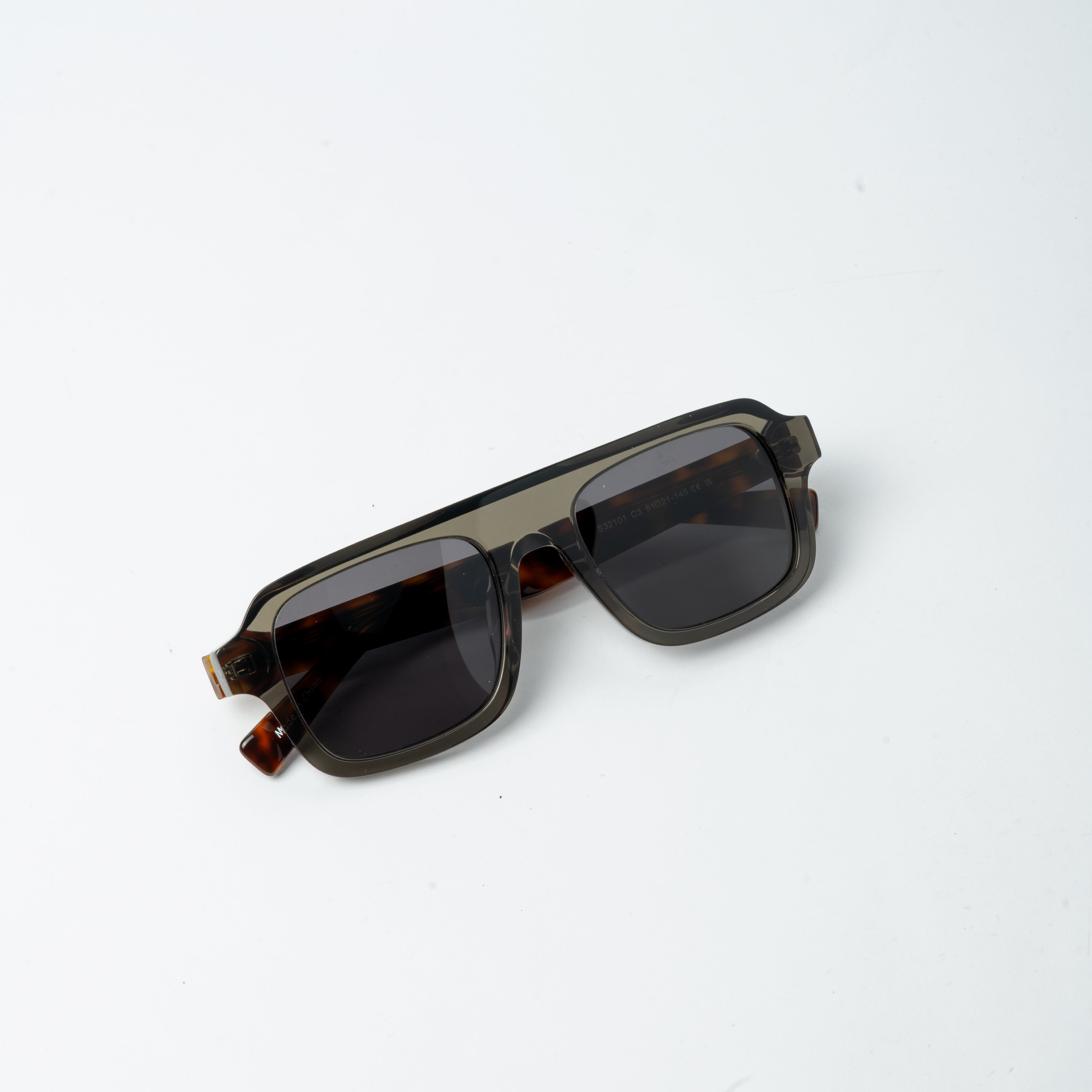 VAYO Ridge – Polarized Square Acetate Sunglasses for Women